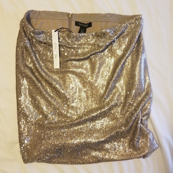 Skirt - Picture 1 of 2